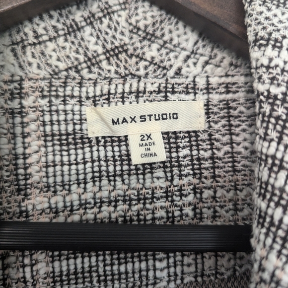 Tweed Blazer - Picture 2 of 4